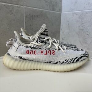 Yeezy Black and White Sneakers Boost 350 V2 Size 11 Men